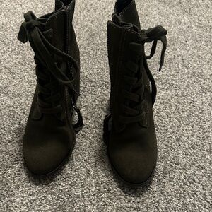 Stylish Women's Lace-Up Boots